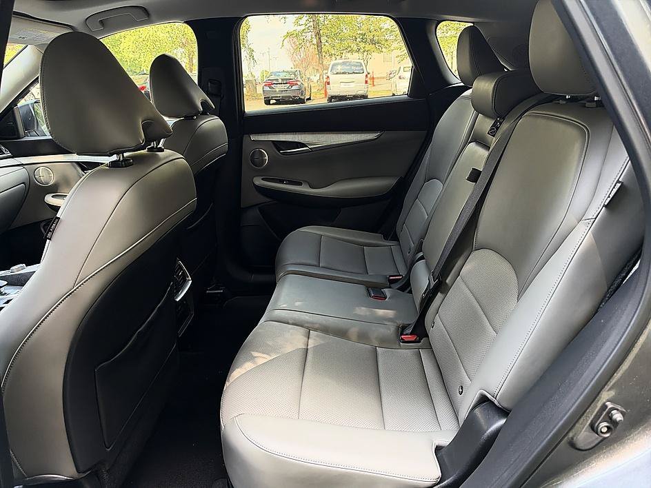 Used 2023 Graphite Shadow INFINITI SENSORY image 16