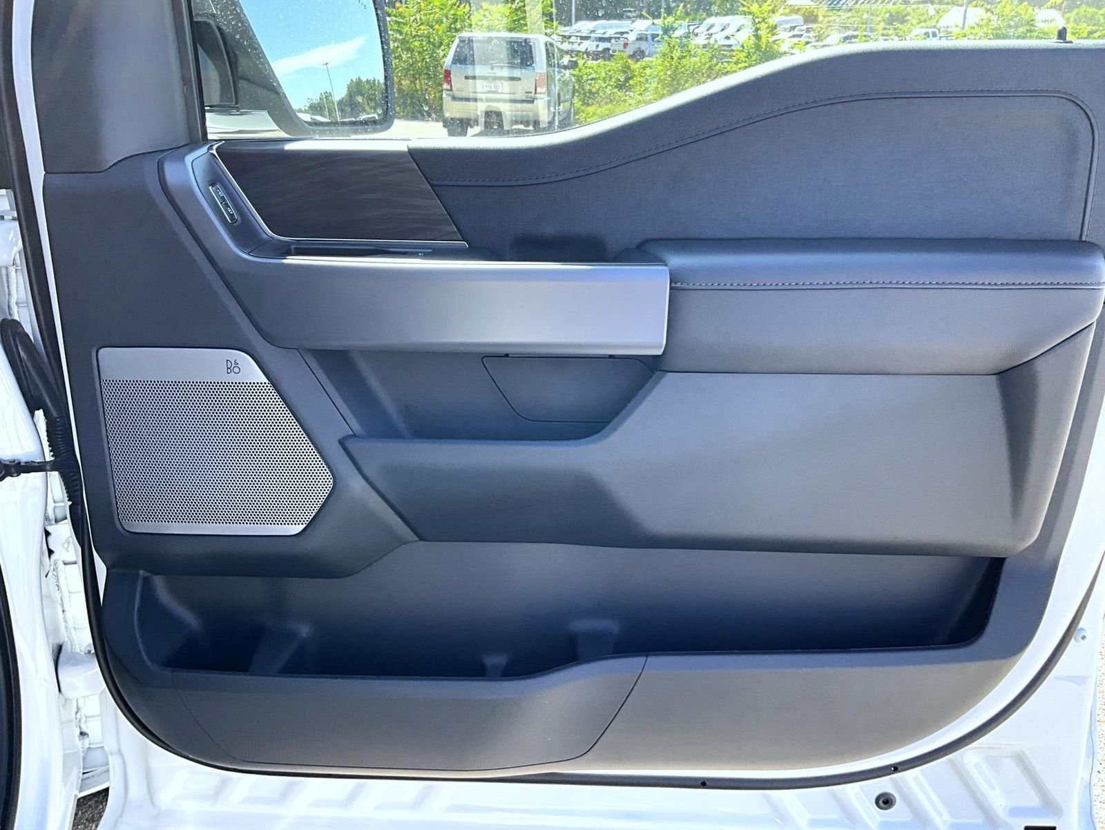 New 2026 Star White Metallic Tri-Coat Ford Lariat image 20