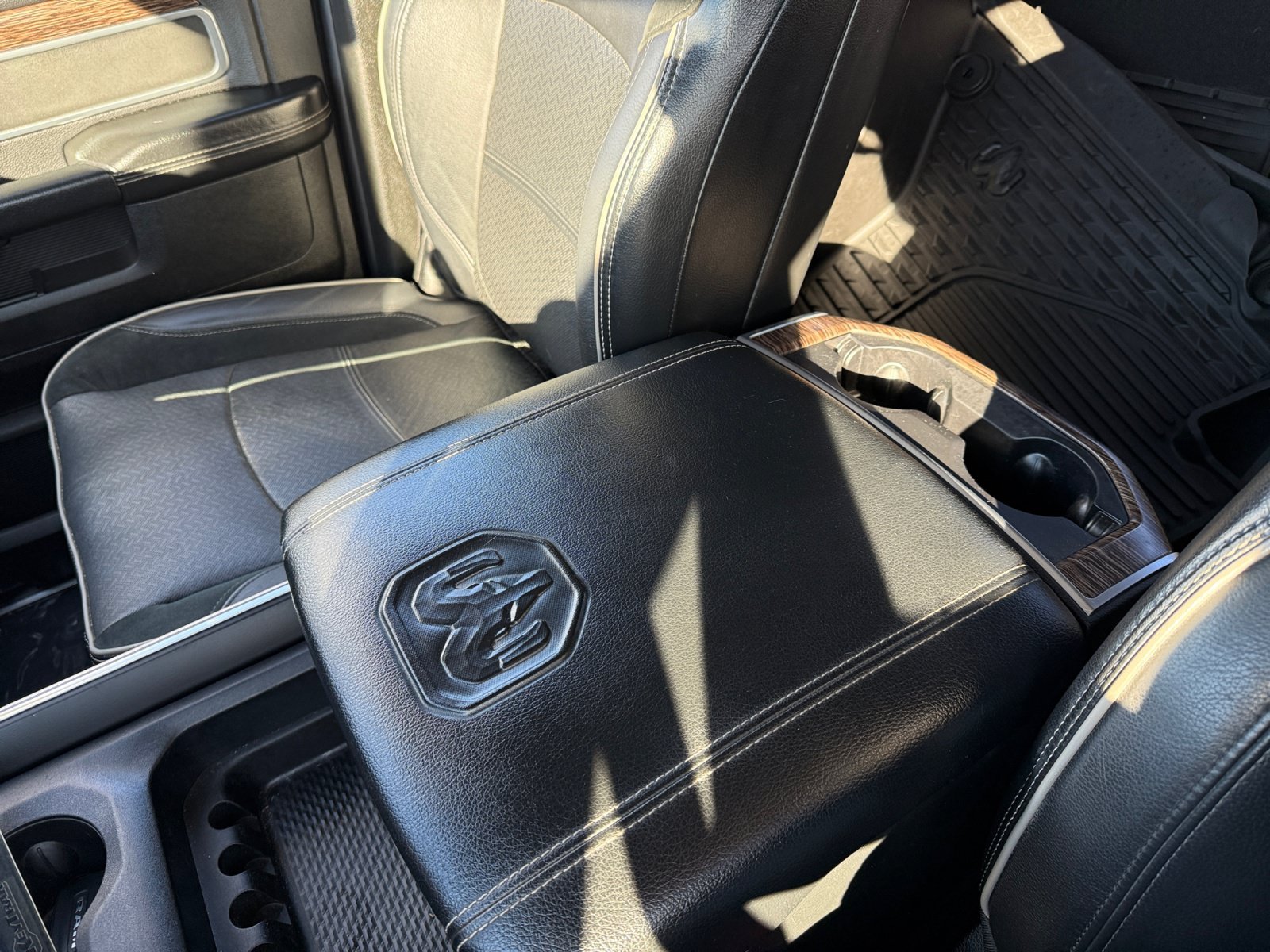 Used 2020 Billet Silver Metallic Ram Laramie image 14