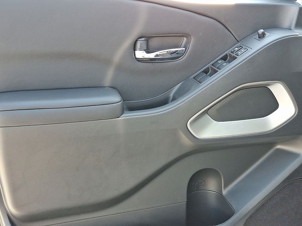 New 2026 Glacier White Nissan Crew Cab SV image 7