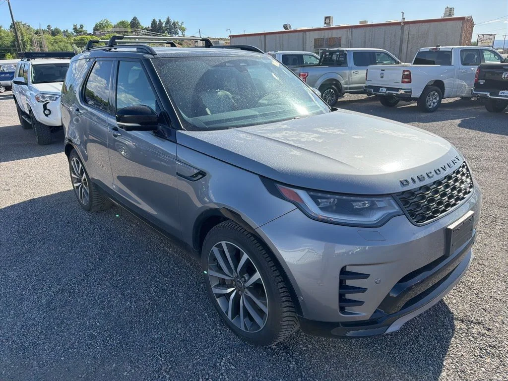 2023 Land Rover Discovery S R Dynamic's photo