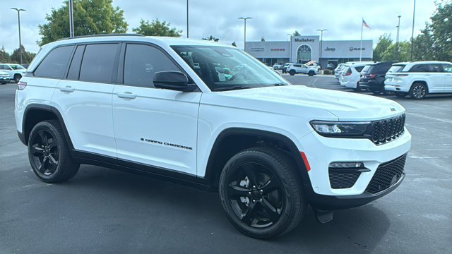 2023 Jeep Grand Cherokee Limited's photo
