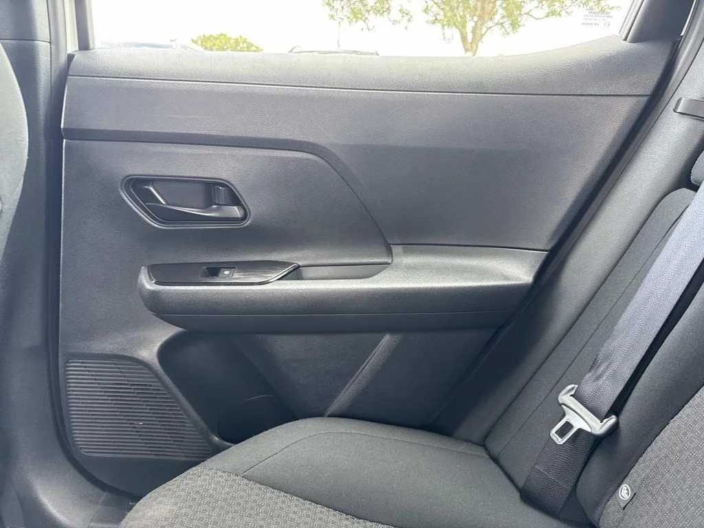 Used 2025 White Nissan S image 18