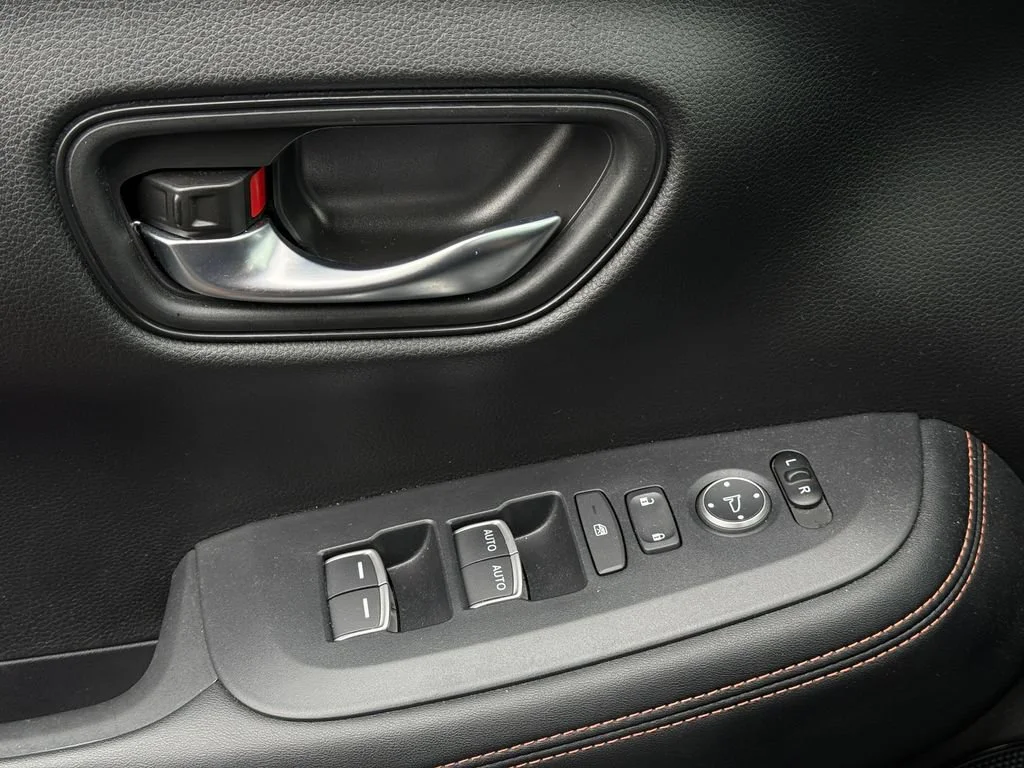 Used 2024  Honda Sport image 6