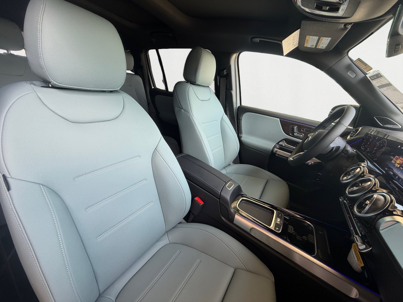 New 2026 Mountain Grey Metallic Mercedes-Benz GLB 250 image 40