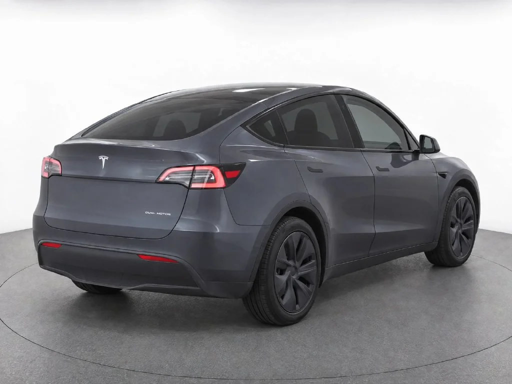Used 2024  Tesla Long Range image 5