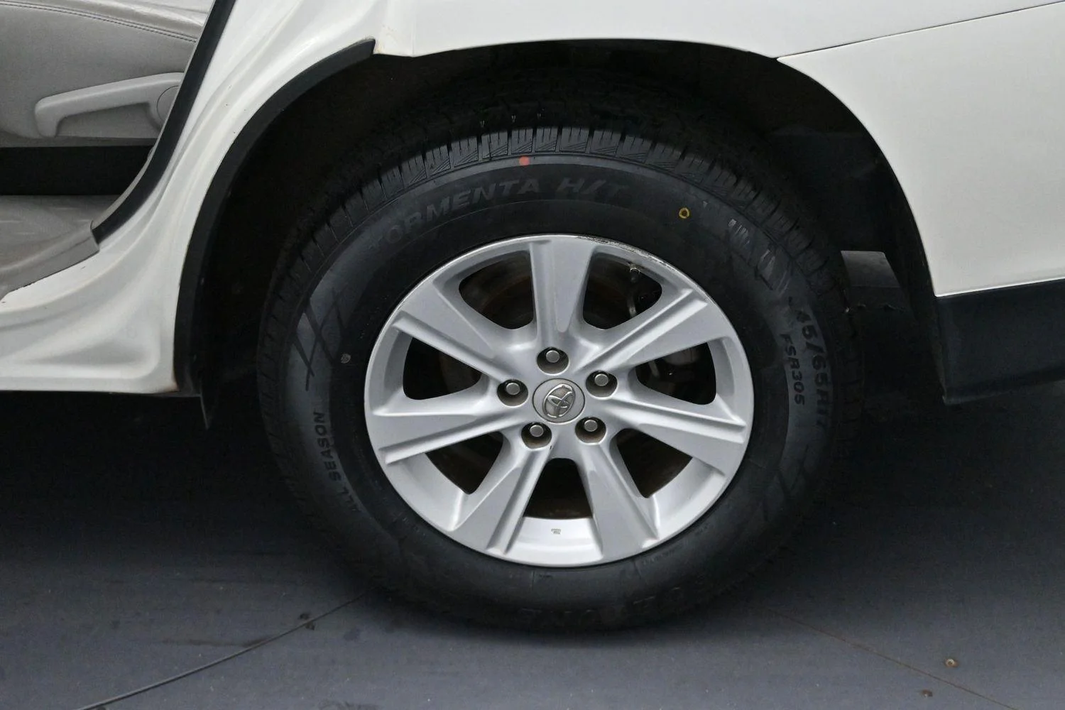 Used 2012 Blizzard Pearl Toyota SE image 31