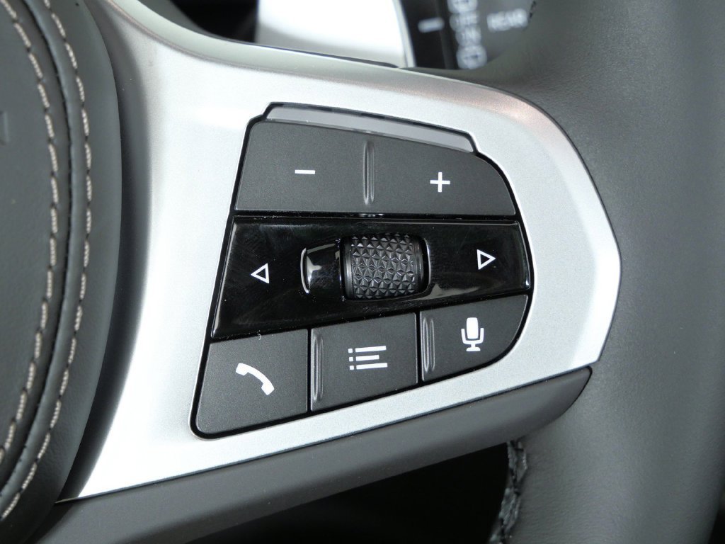 Used 2027 Black BMW xDrive40i image 44