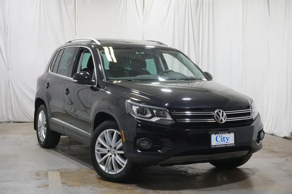 Used 2016 Deep Black Pearl Volkswagen SE image 3