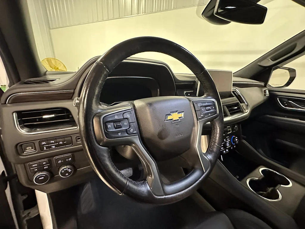 Used 2023 SUMMIT WHITE Chevrolet LT image 29