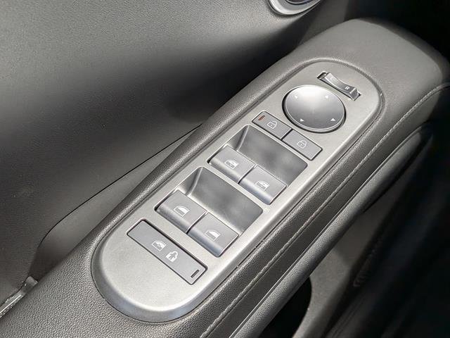 Used 2026 Blue Hyundai SEL 7P image 24