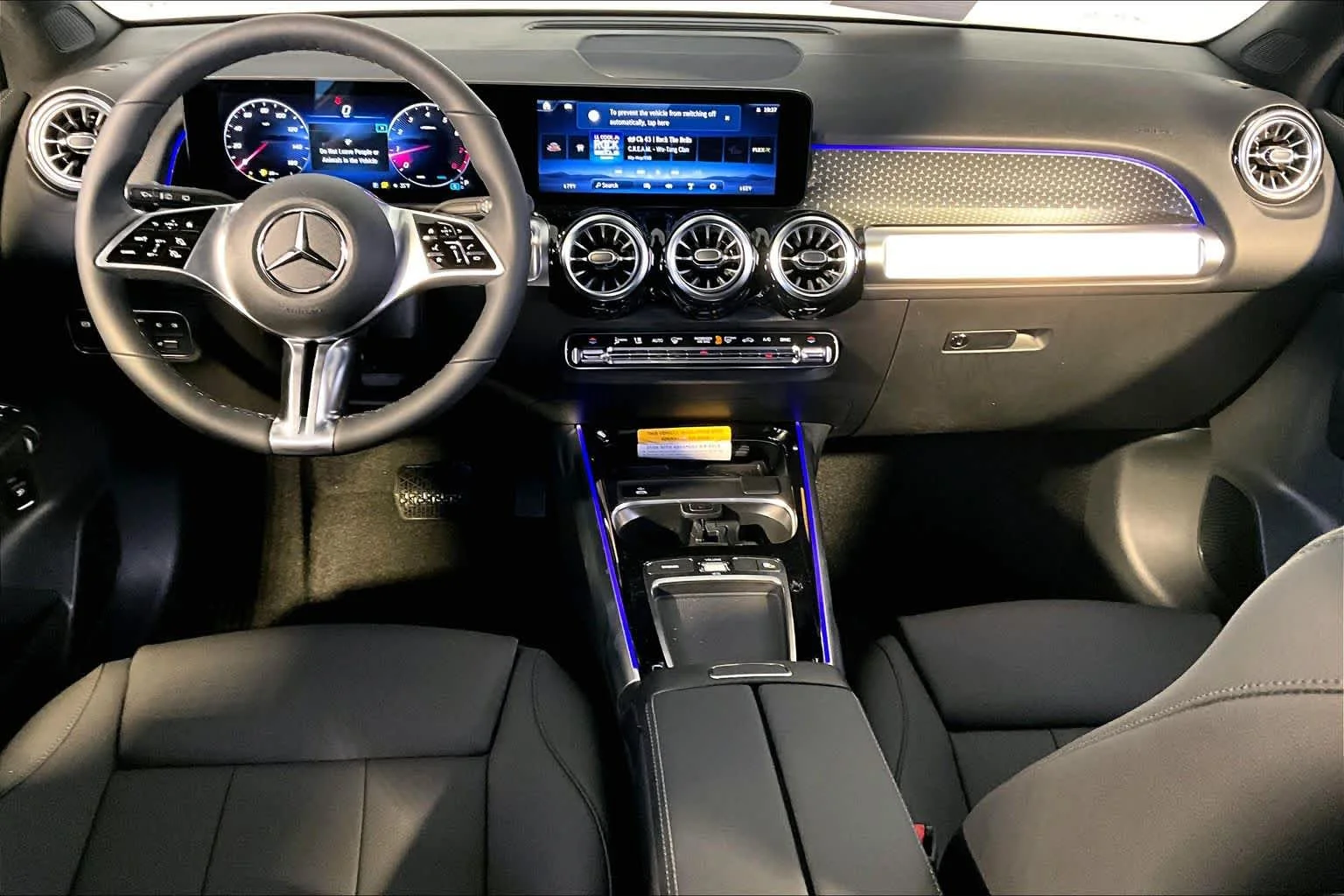 New 2026 Polar White Mercedes-Benz GLB 250 image 7