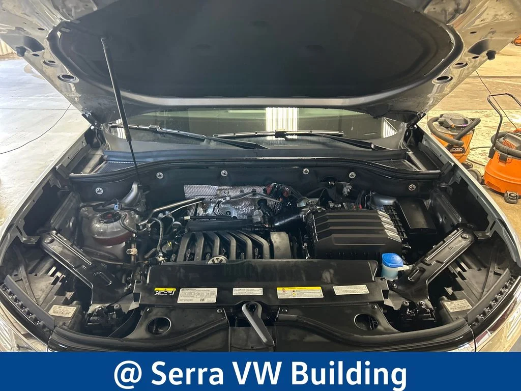 Used 2022  Volkswagen 3.6L V6 SEL R-Line image 10