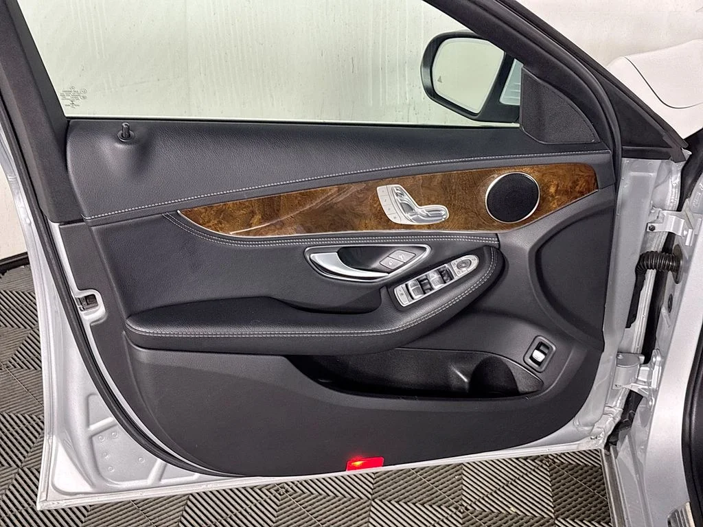 Used 2015 Silver Mercedes-Benz C 300 image 10