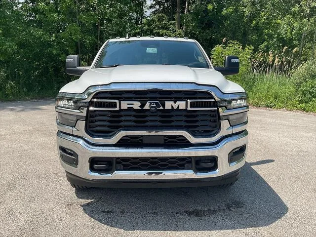 New 2026 Bright White Clear-Coat Exterior Paint RAM BIG HORN image 2