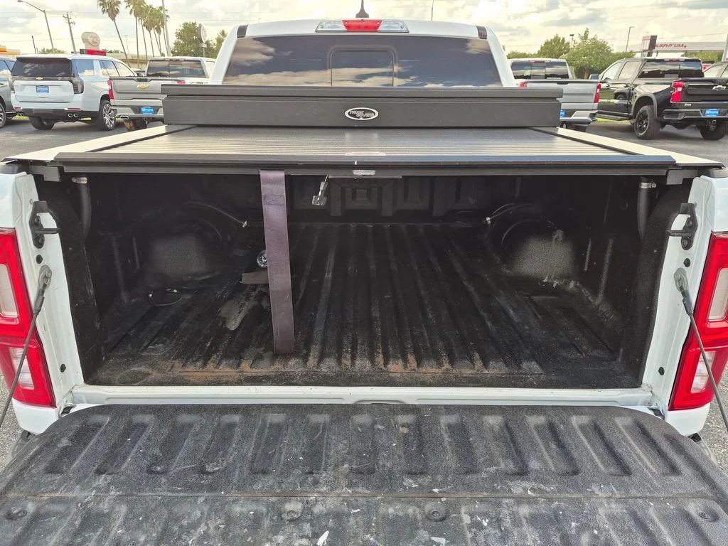 Used 2021 White Ford XLT image 27