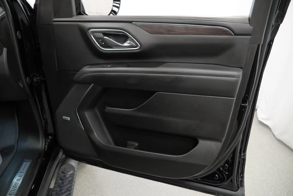 Certified Used 2023 BLACK Chevrolet Z71 image 34