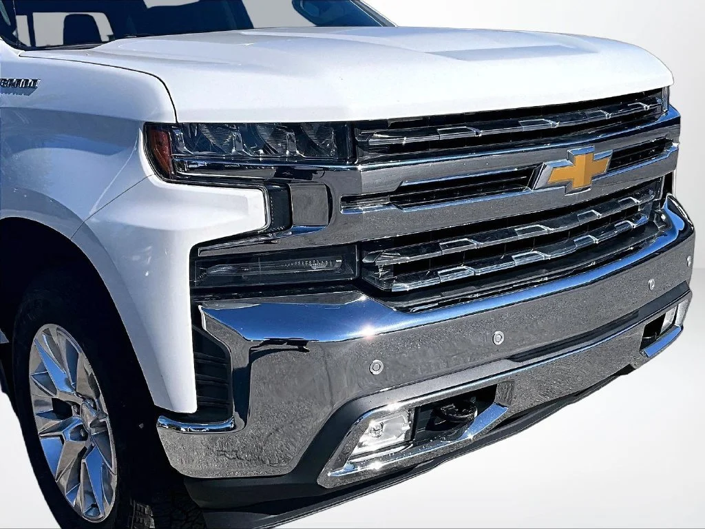 Used 2020 White Chevrolet LTZ image 30