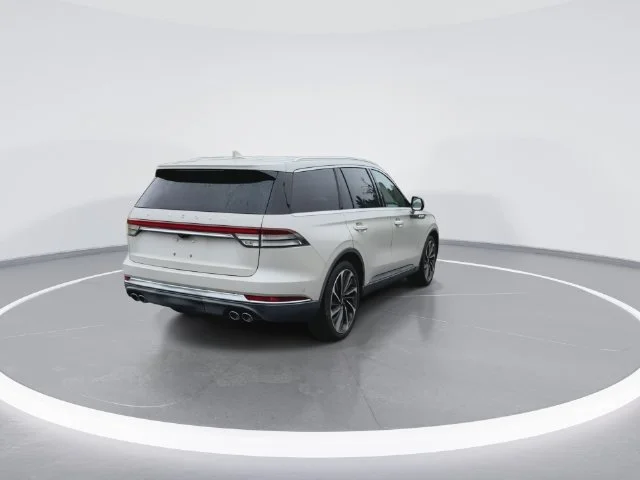 Used 2020 White Lincoln Reserve image 10