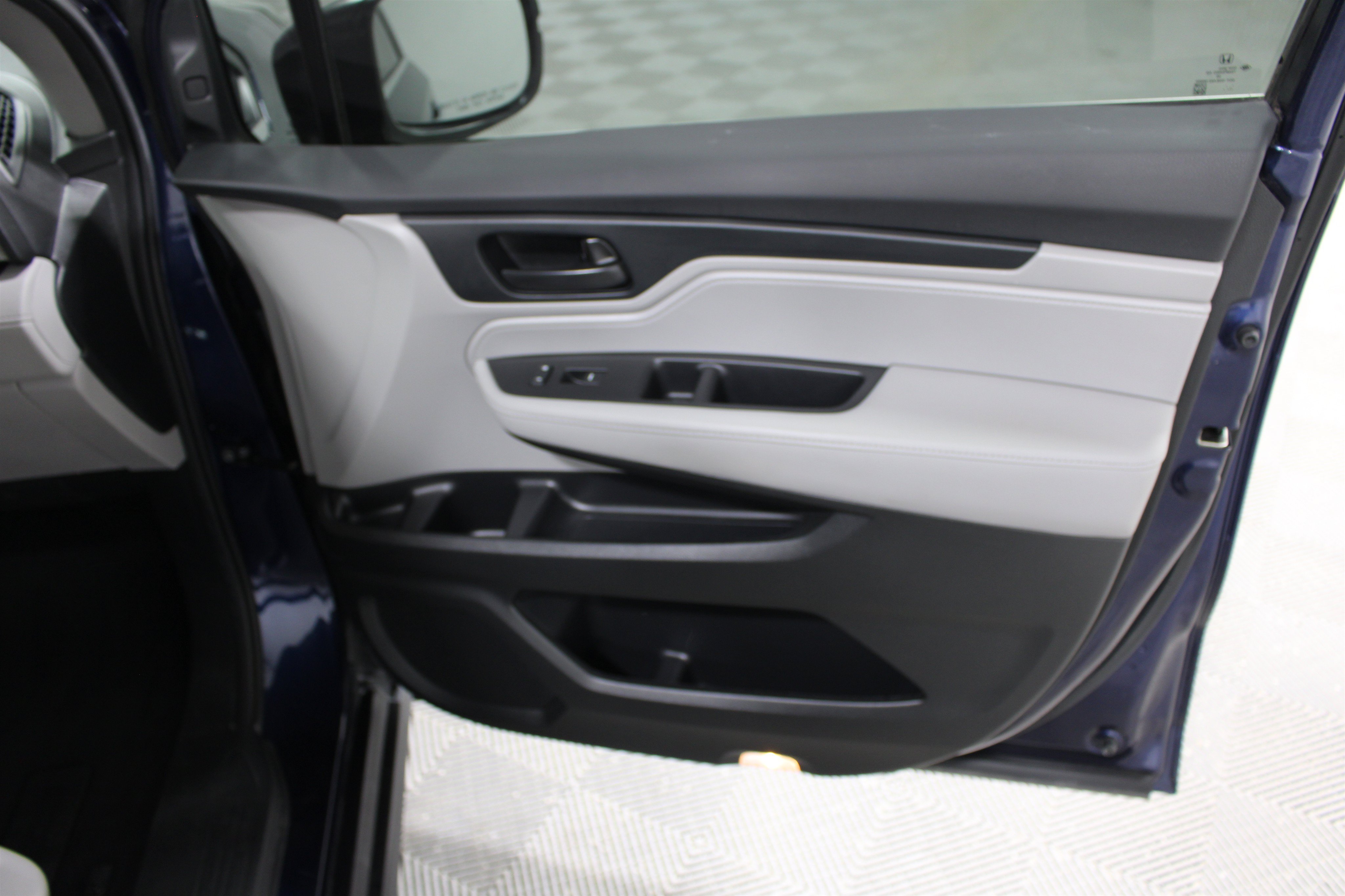 Used 2024 Blue Honda EX-L image 27