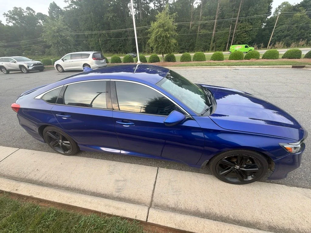 Used 2019  Honda Sport image 11