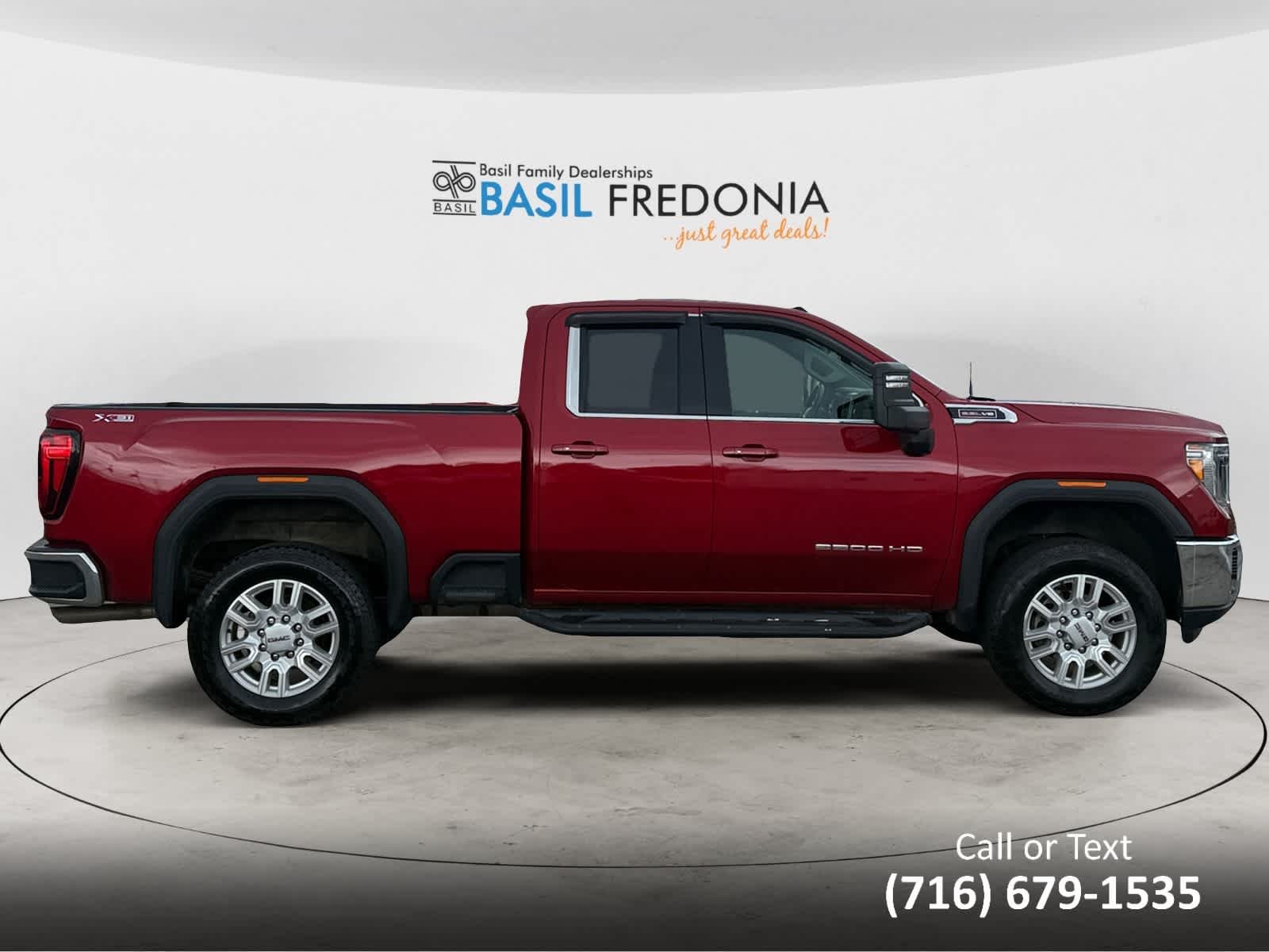 Used 2022 Cayenne Red Tintcoat GMC SLE image 11