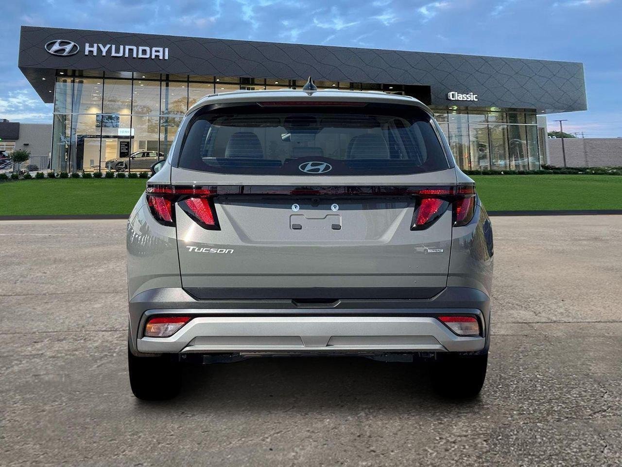 New 2026 Hampton Gray Metallic Hyundai SE image 6