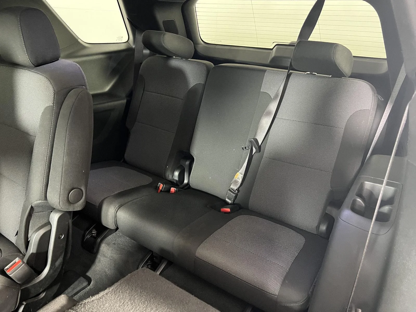 Used 2023 Silver Sage Metallic Chevrolet LT Cloth image 21
