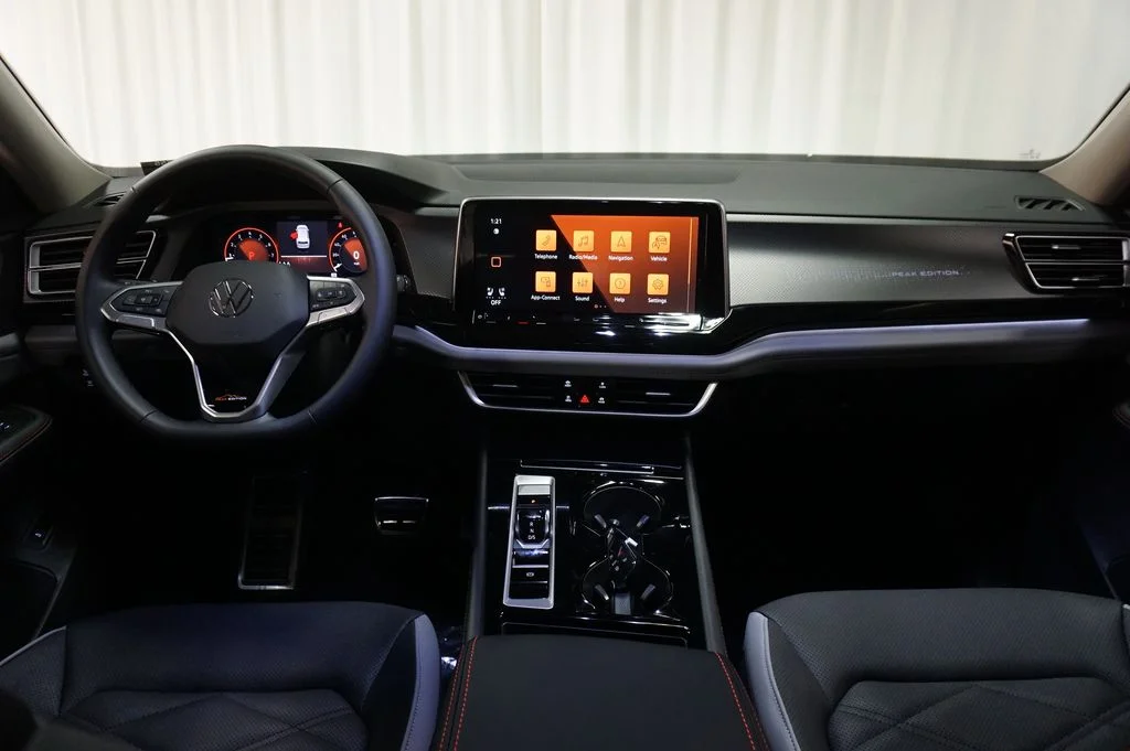 New 2026 Black Volkswagen 2.0T Peak Edition image 14