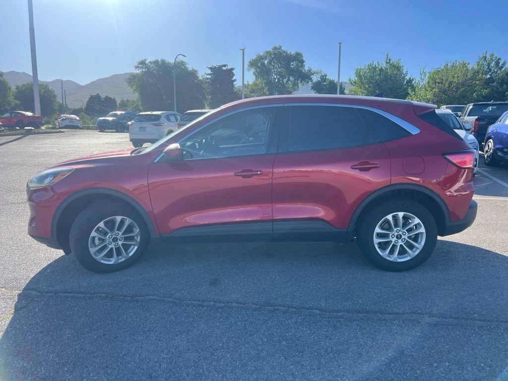 Used 2020 Red Metallic Ford SE image 12