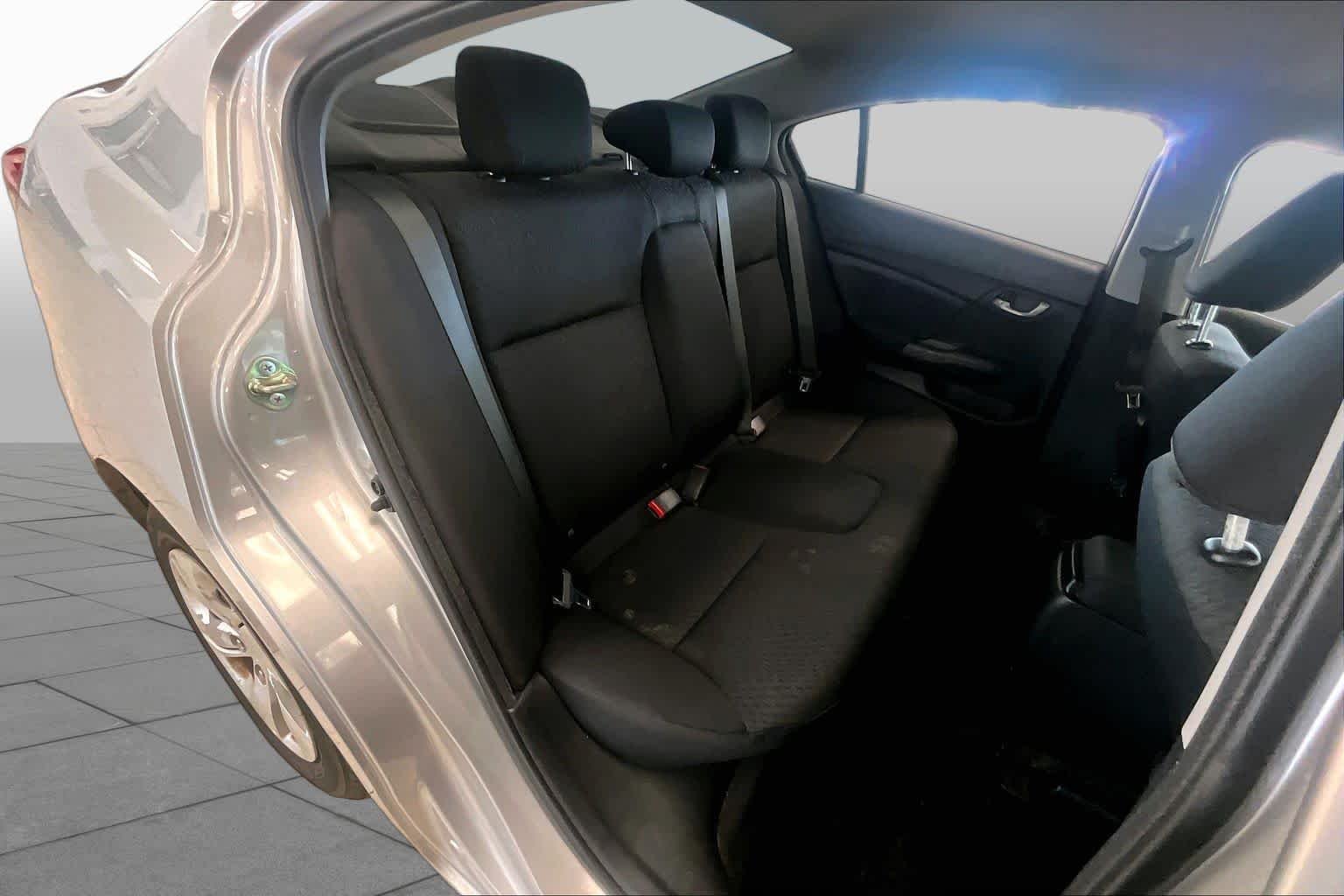 Used 2014 Alabaster Silver Metallic Honda LX image 18