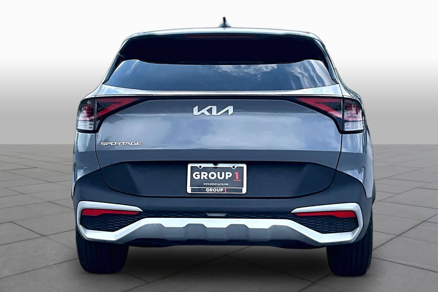 Used 2024 Everlasting Silver Kia EX image 5