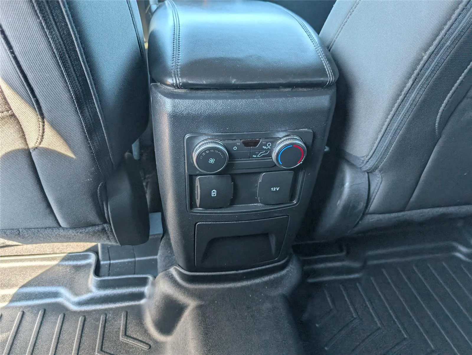 Used 2022 Rapid Red Metallic Tinted Clearcoat Ford XLT image 33