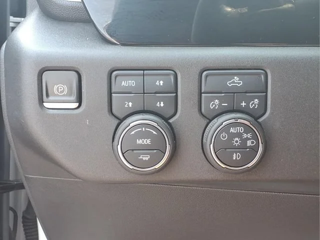 Used 2022 Summit White Chevrolet LT Trail Boss image 13