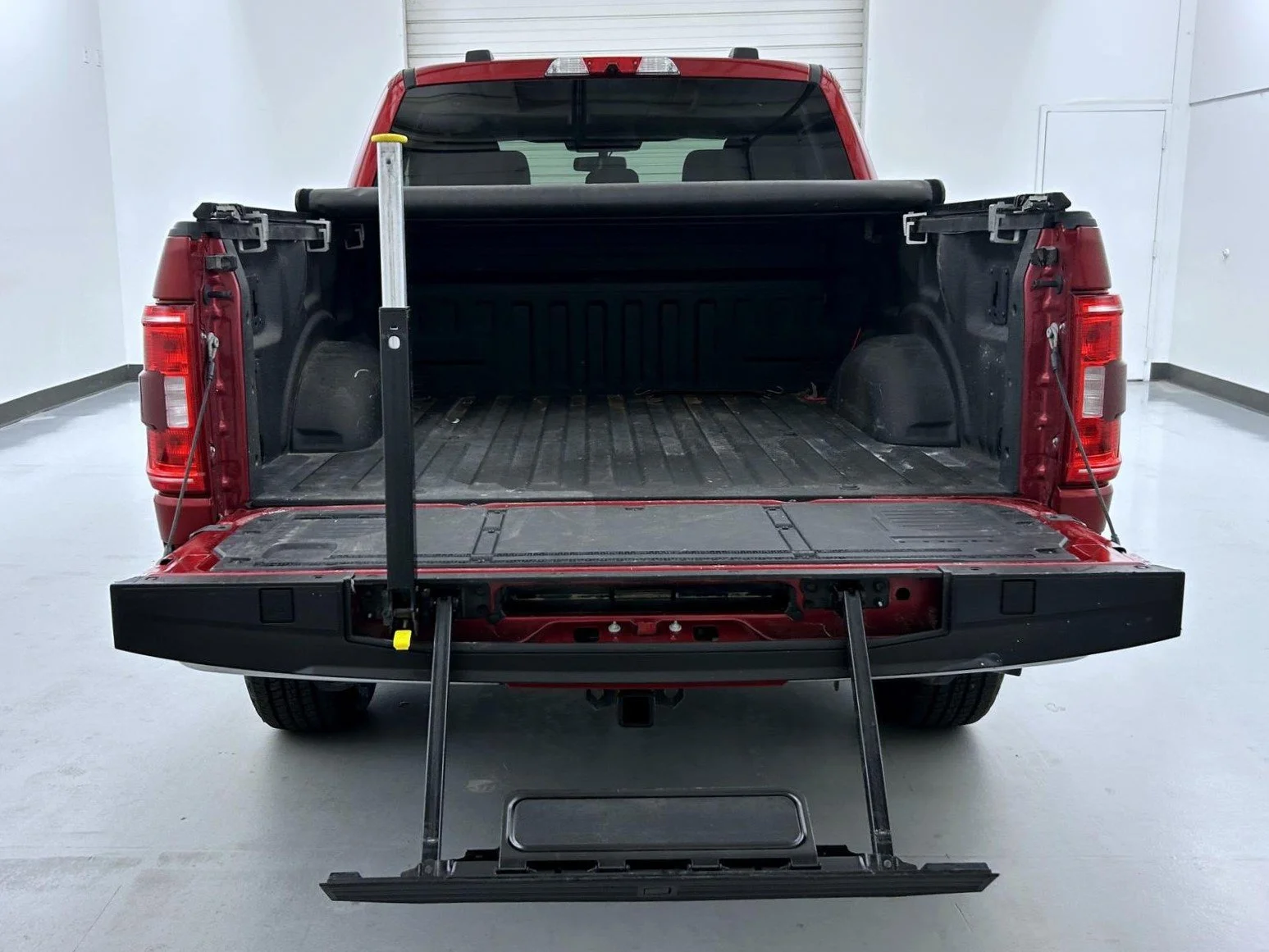 Used 2021 Red Ford XLT image 22