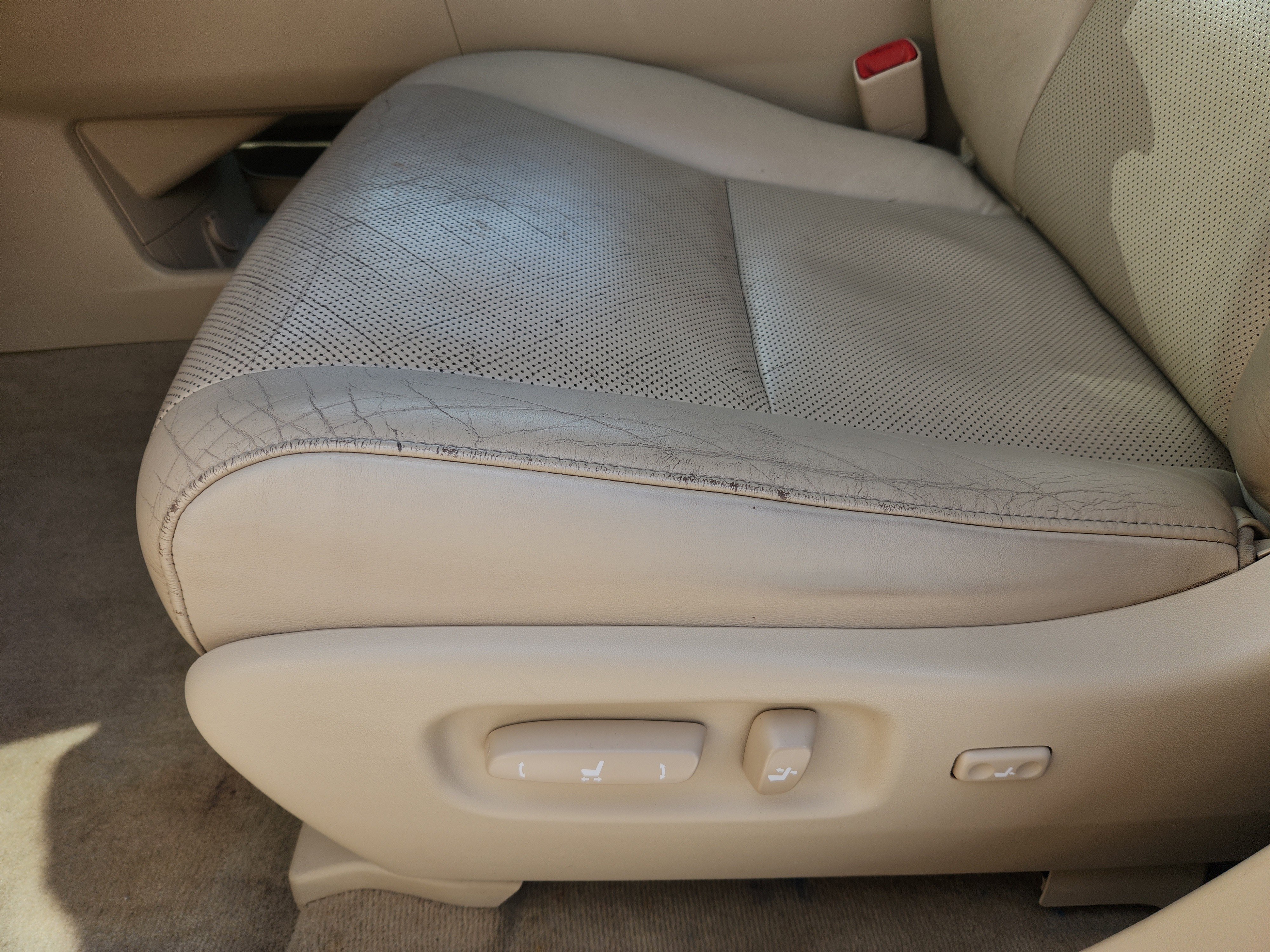 Used 2011 Obsidian Lexus 4DR FWD image 24