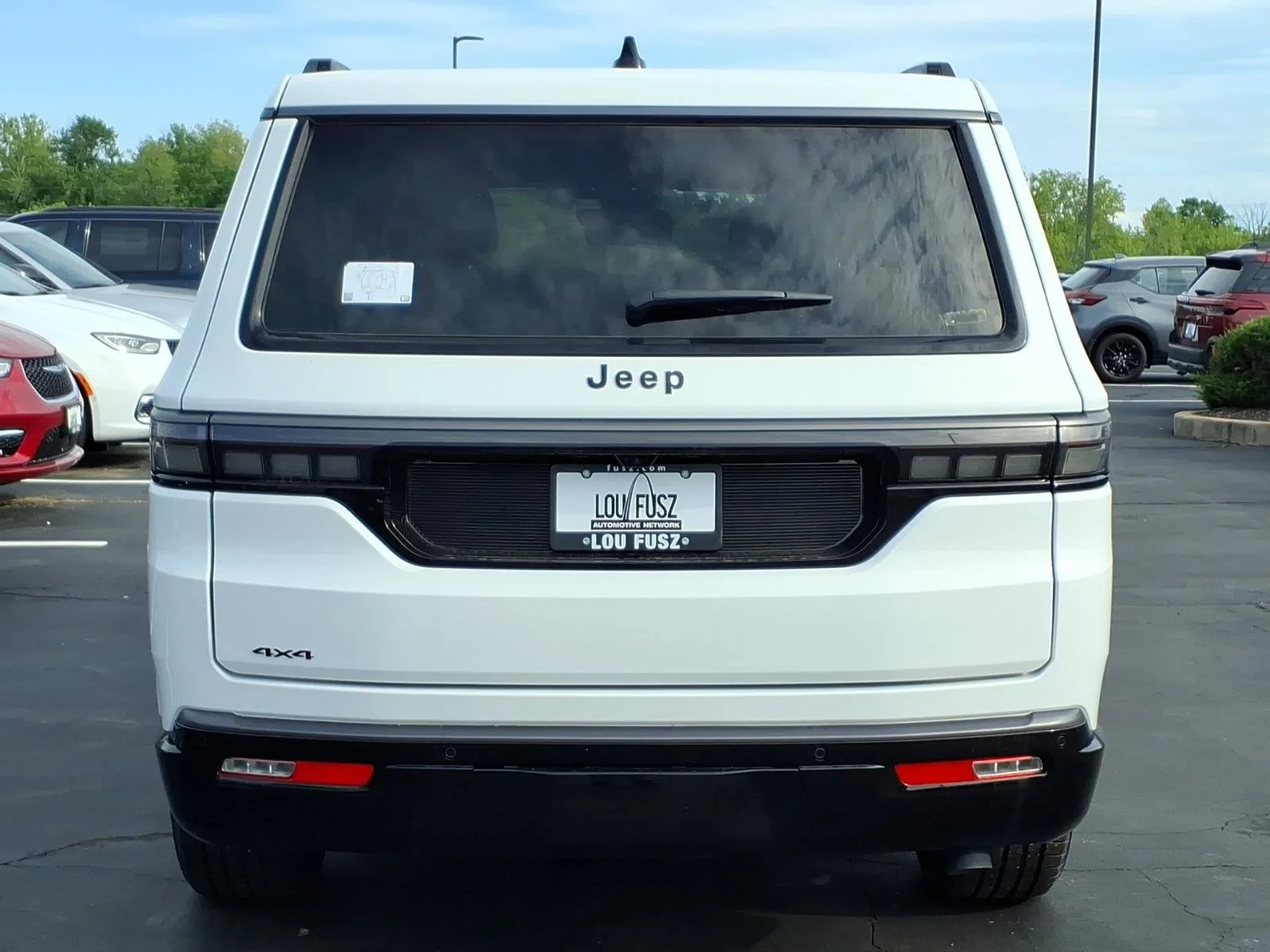 New 2026 Bright White Clear-Coat Exterior Paint Jeep Limited Altitude image 21