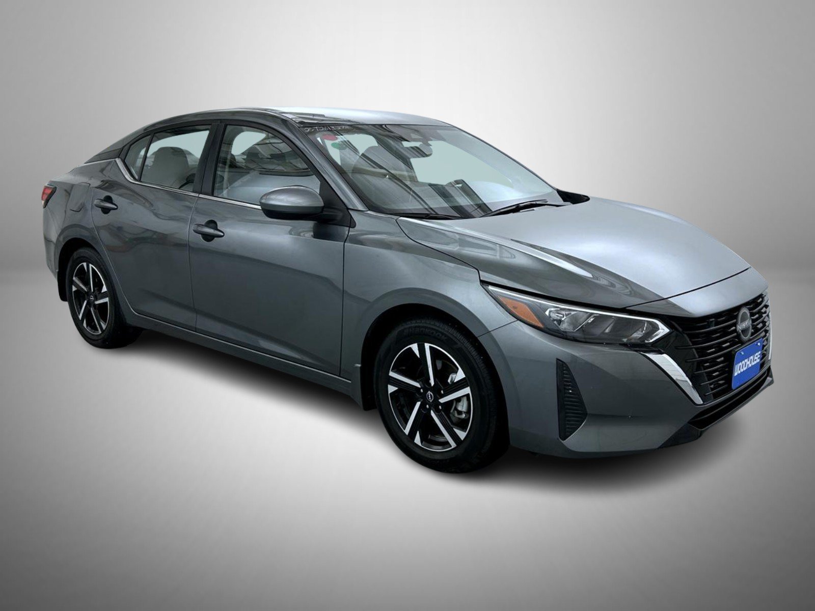 Used 2025 Gray Nissan SV image 3
