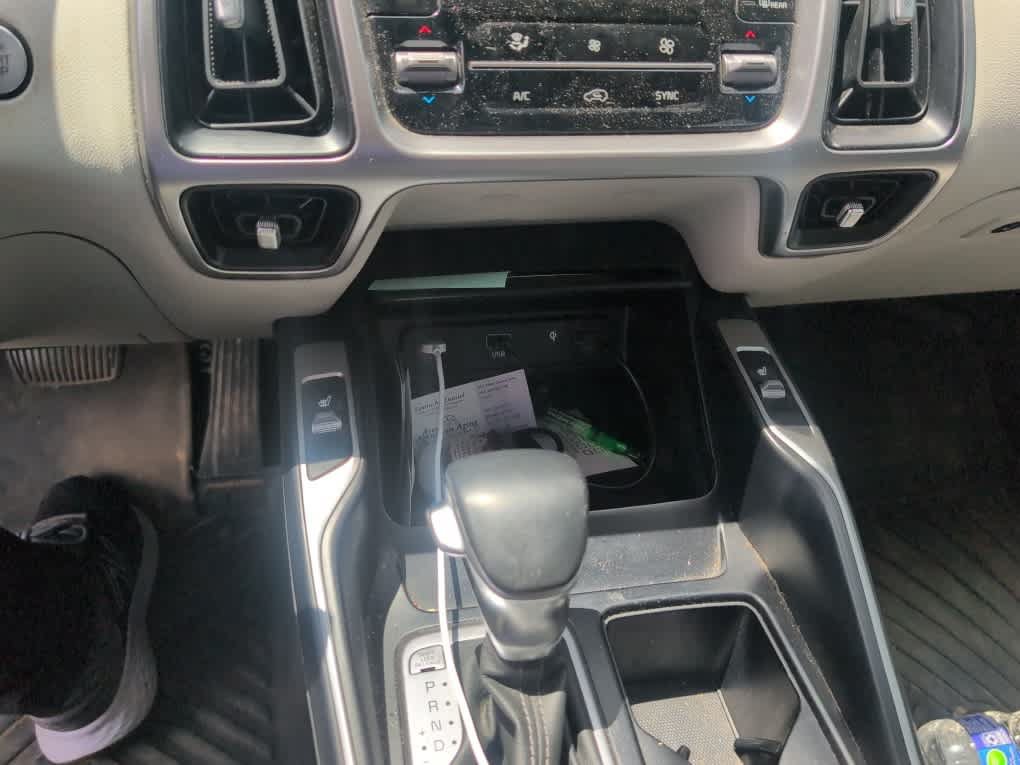 Used 2022 Aruba Green Kia X-Line EX image 11