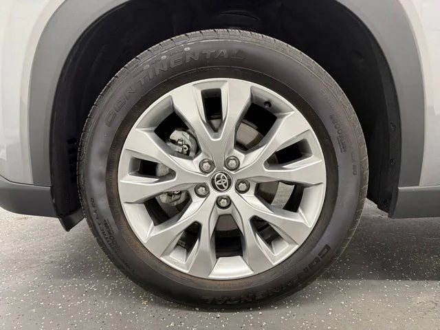 Certified Used 2025  Toyota Limited image 19