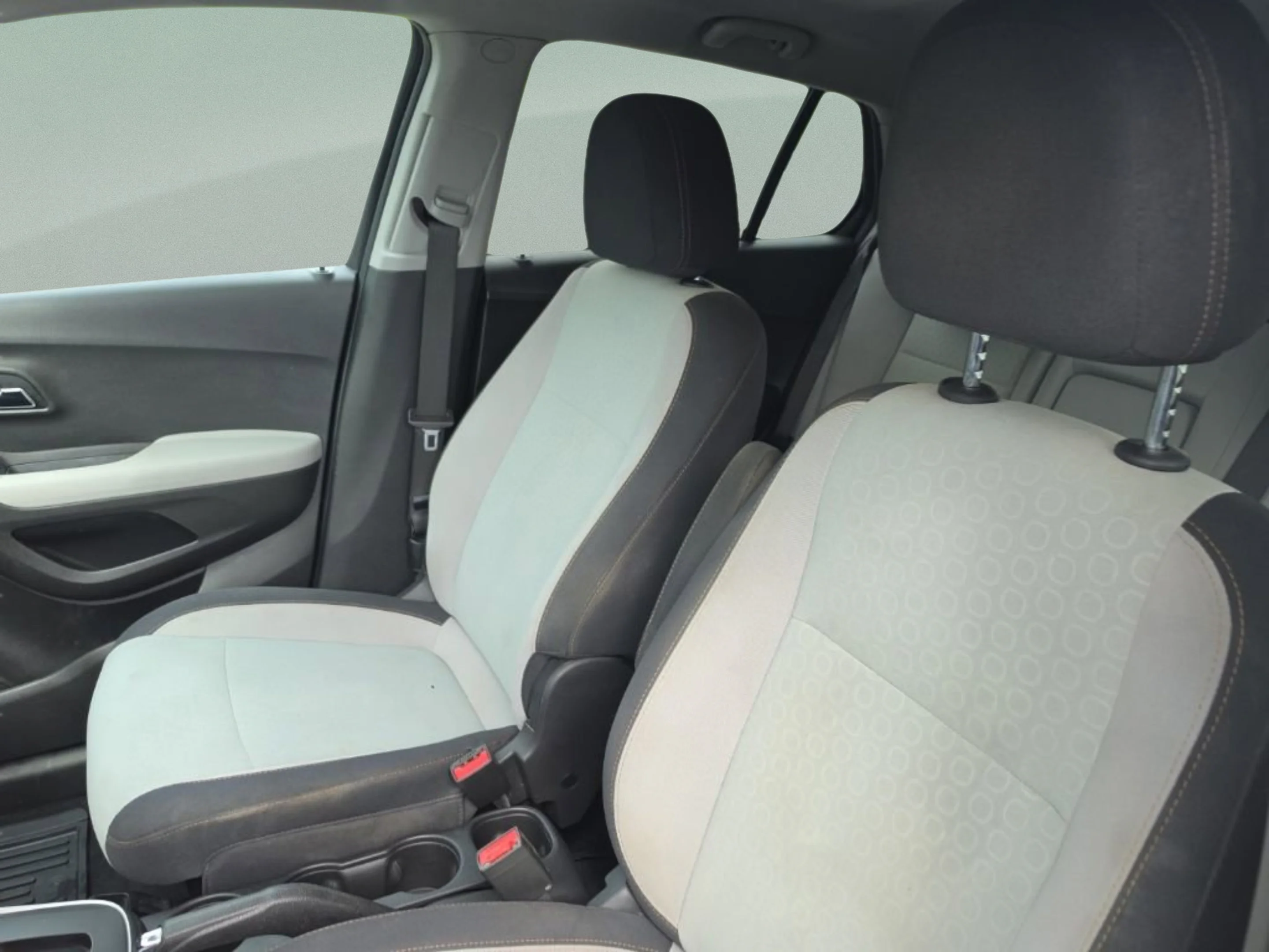 Used 2020 SUMMIT WHITE Chevrolet LS image 24
