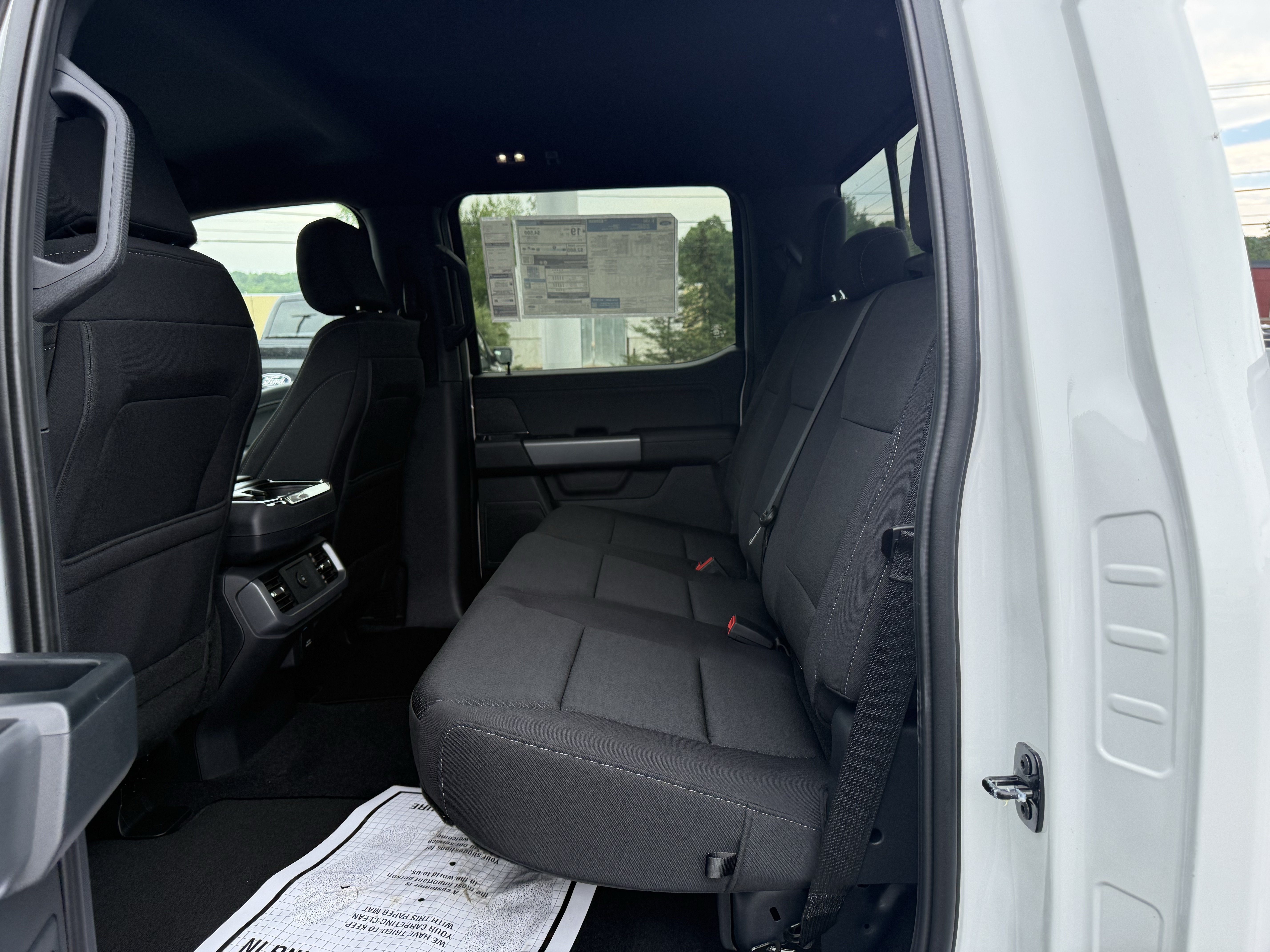 New 2026 Oxford White Ford XLT image 11