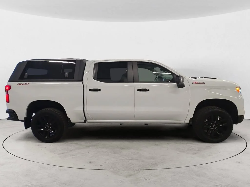 Used 2025 Summit White Chevrolet LT Trail Boss image 7