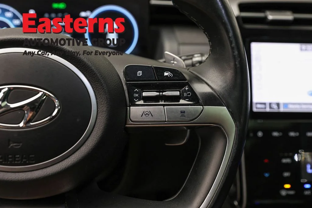 Used 2022 Black Hyundai Limited image 16