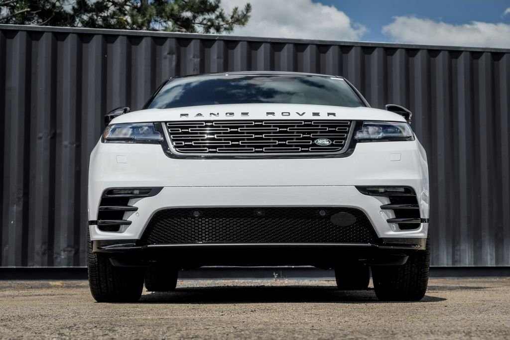 New 2026 Fuji White Land Rover P250 Base image 5