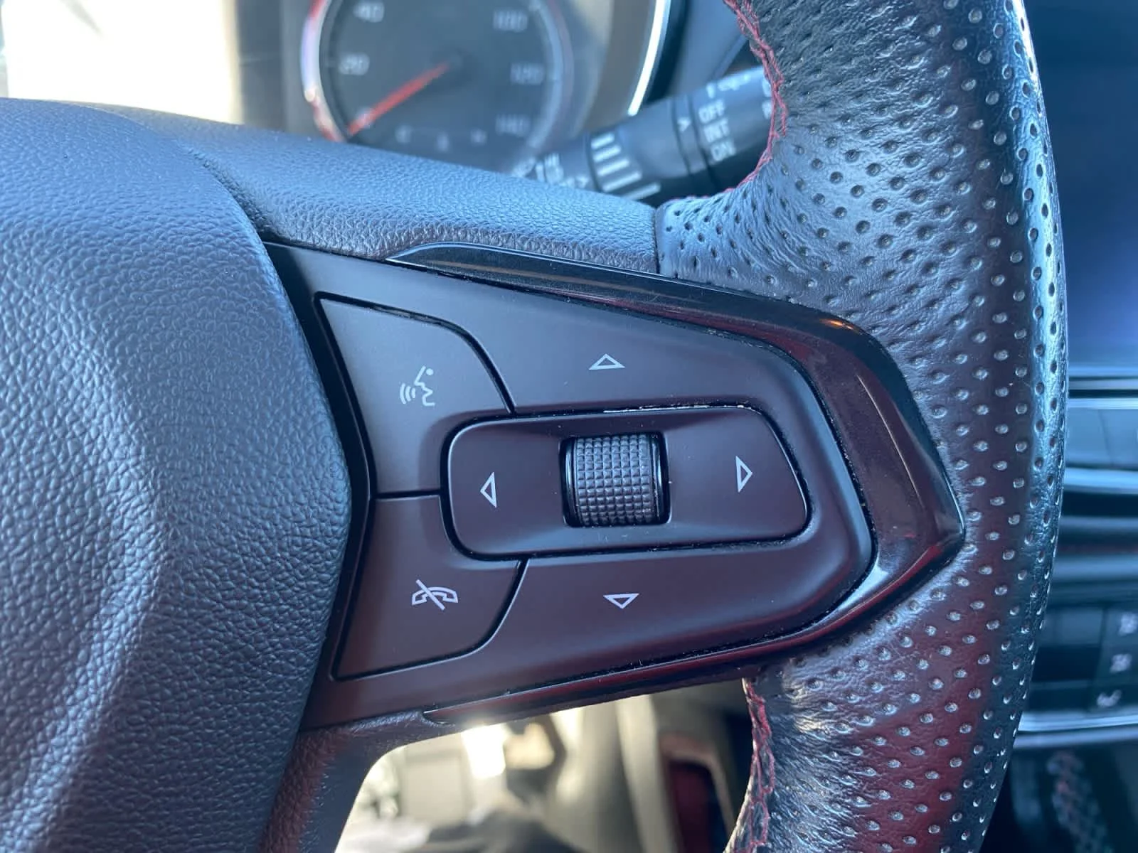 Used 2022 OASIS BLUE Chevrolet RS image 27