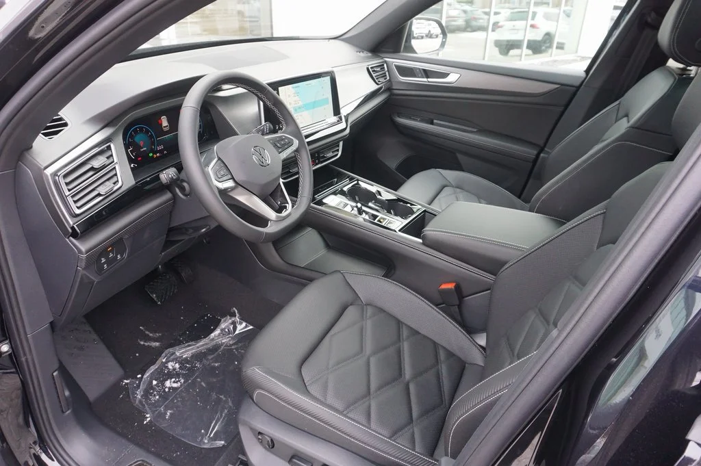 Certified Used 2026 Black Volkswagen SE w/Technology image 9