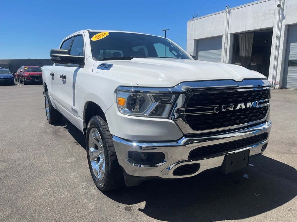 2023 RAM 1500 Big Horn/Lone Star 4x4 Crew Cab 5'7's photo