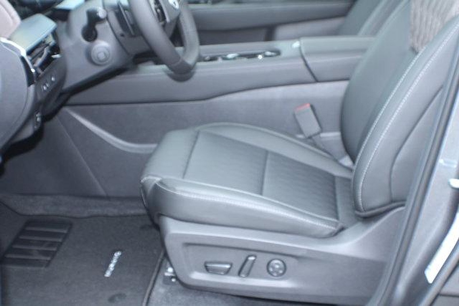 New 2026 Gun Metallic Nissan Platinum image 13
