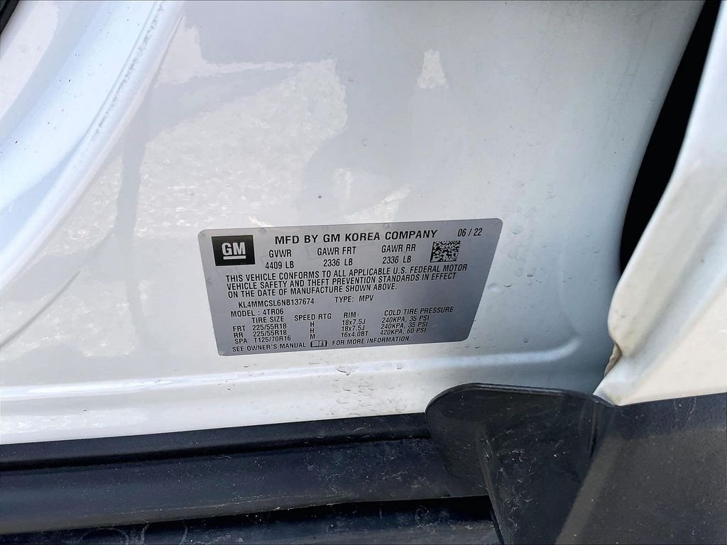 Used 2022 White Buick Preferred image 34